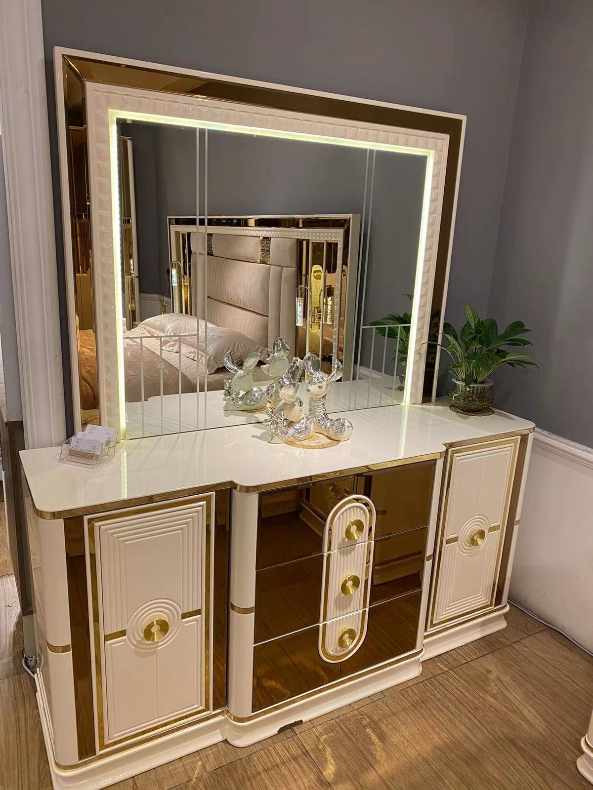 dressing table