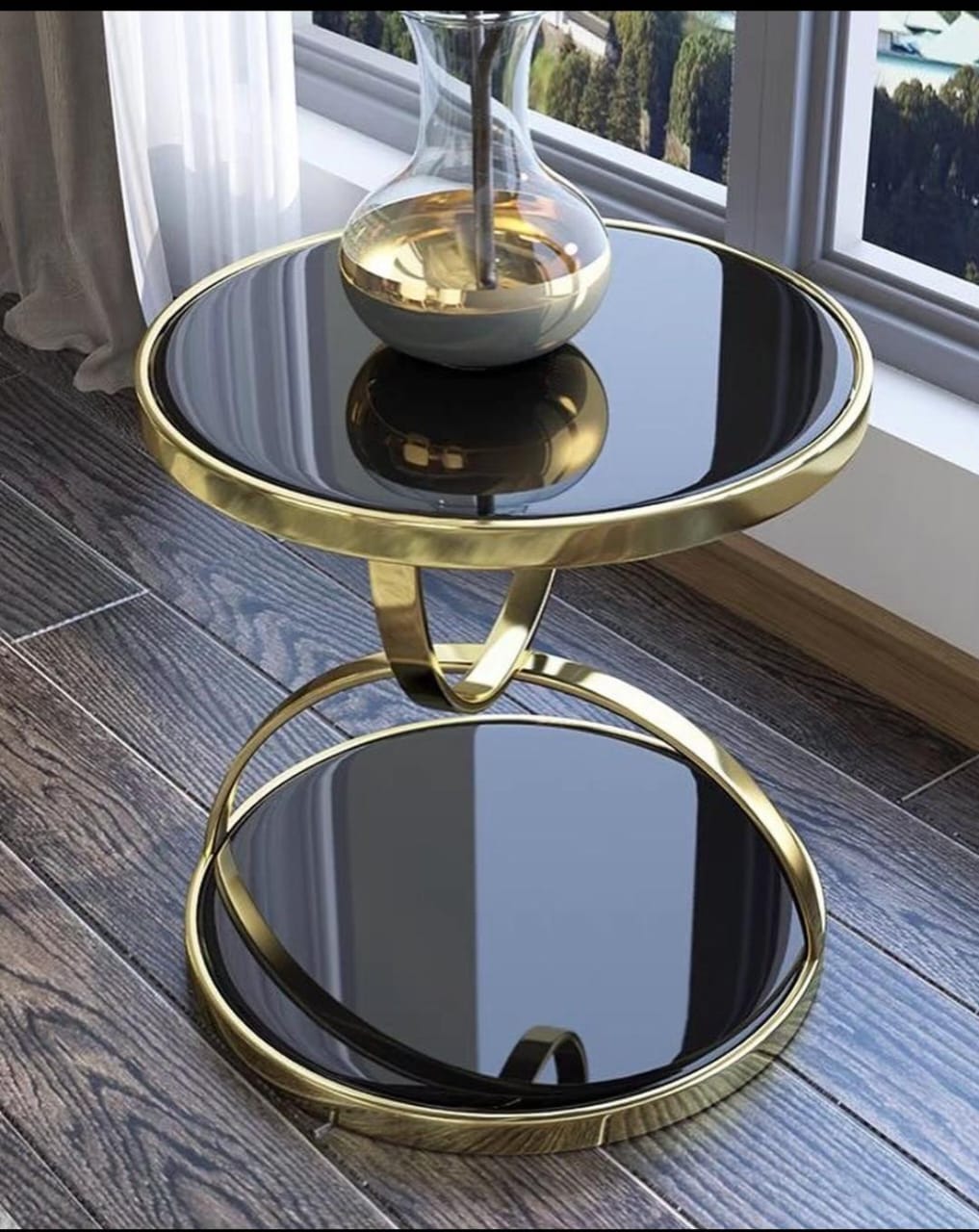 Elegant Side Table Corner Round Table with a Striking Design.