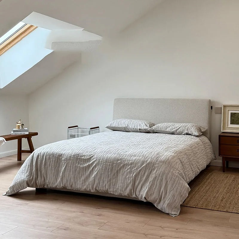 Soft Aesthetic Modern Designer Unique Chinese Style Clear Bed