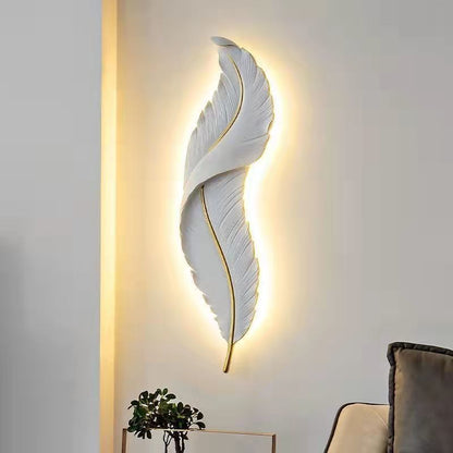 Artwork Feather Wall Light, Creative Resin Wall Lamp Décor, Indoor Living room Light, 90H x 18 W cm.